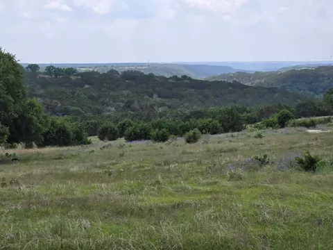 156 NW Shapen Springs Rd, Kerrville, TX 78028