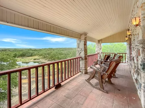 1305 NW Camino Real, Junction, TX 76849