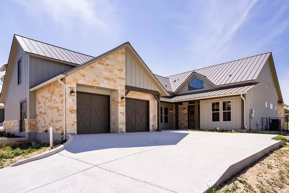 Exterior - 3200- Apt 3 Pinnacle Club Dr, Kerrville, TX 78028 photo 1 of 5