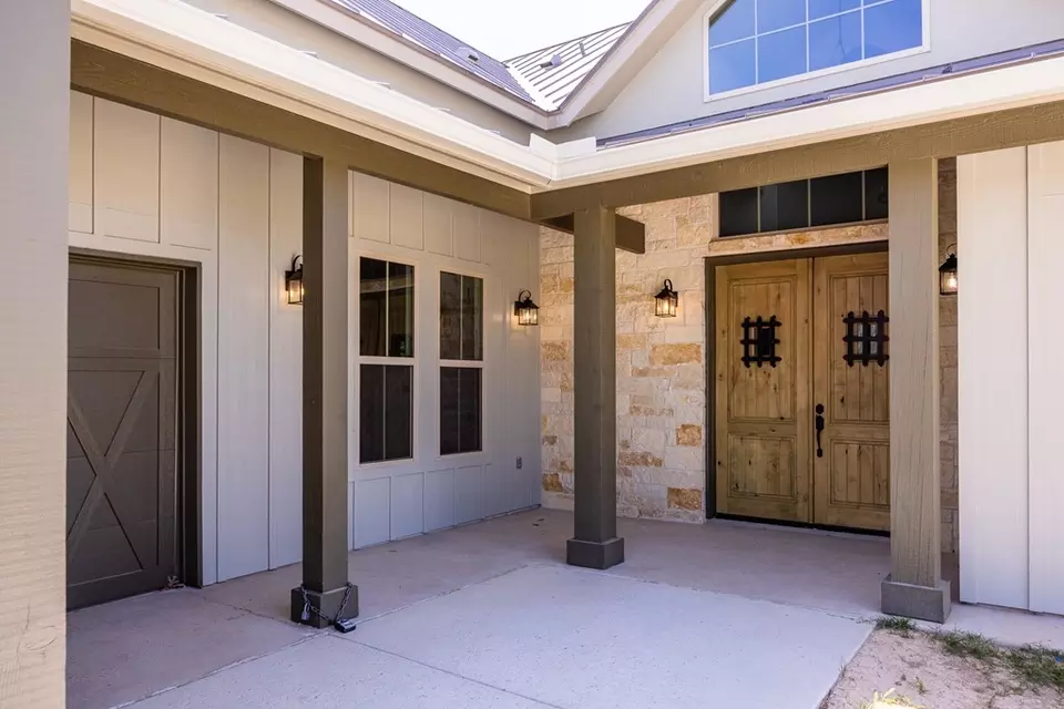 Exterior - 3200- Apt 3 Pinnacle Club Dr, Kerrville, TX 78028 photo 2 of 5
