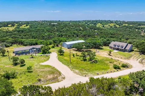 377 Green Oak Dr, Kerrville, TX 78028