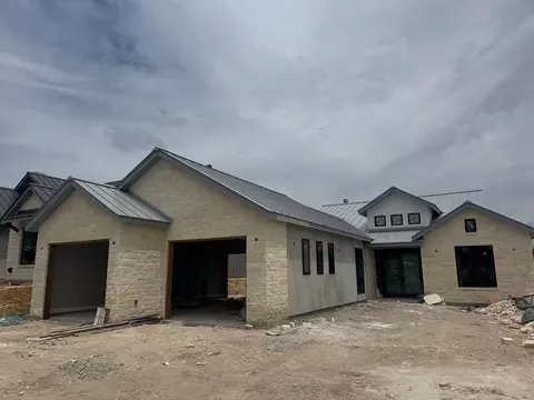 1060 Albatross Way, Kerrville, TX 78028