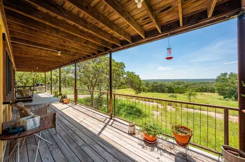 123 W Northridge Dr, Mountain Home, TX 78058