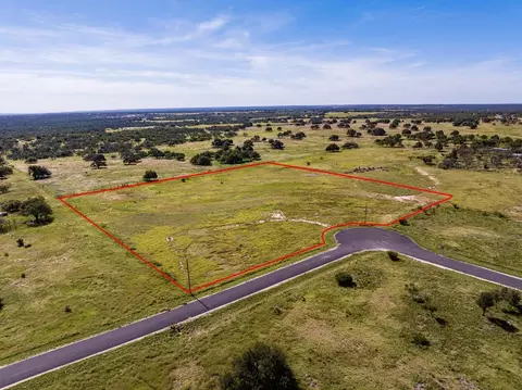 101 Nantan Ln, Harper, TX 78631