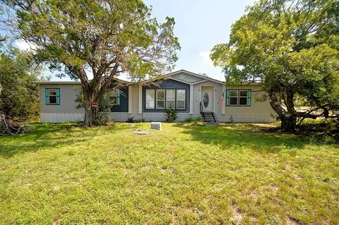 102 S Robin Hl, Kerrville, TX 78028