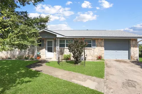 115 Village Dr, Kerrville, TX 78028