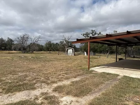 Exterior - 36 Crossing Dr, Harper, TX 78631 photo 4 of 5