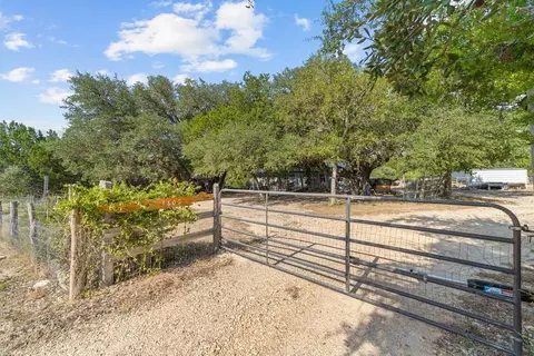 1602 Broad Oak Dr, Bandera, TX 78003