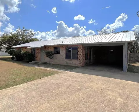 305 Third St, Center Point, TX 78010