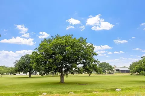 4360 Comanche Trace Dr, Kerrville, TX 78028