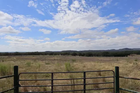 0 English Xing, Pipe Creek, TX 78063