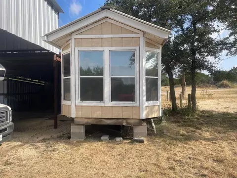 19831 W Rr 337, Camp Wood, TX 78833