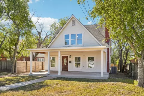 1513 Jefferson St, Kerrville, TX 78028