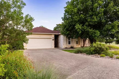 2729 Indian Wells Dr, Kerrville, TX 78028