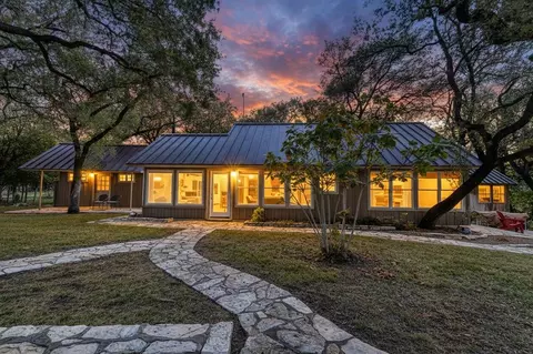 416 Cold Springs River Dr, Concan, TX 78838