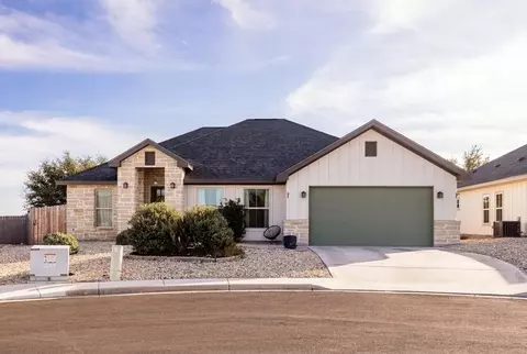 1069 Roanoke Ln, Kerrville, TX 78028
