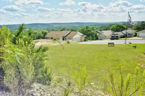 306 Vantage Cir, Kerrville, TX 78028