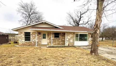 303 Meadowview Ln, Kerrville, TX 78028