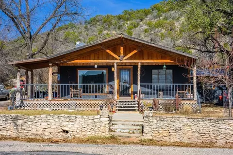 208 Hillside St, Junction, TX 76849