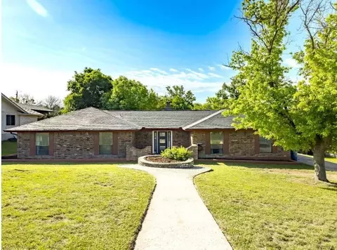 419 Timber Ridge Dr, Kerrville, TX 78028