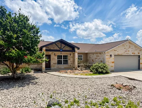 154 N Fannin Dr, Kerrville, TX 78028