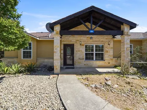 154 N Fannin Dr, Kerrville, TX 78028