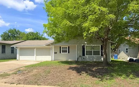 420 Bluebonnet Dr, Kerrville, TX 78028