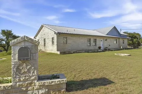 148 Michon Dr S, Kerrville, TX 78028
