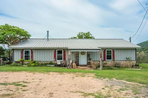 943 Stoneleigh Rd, Center Point, TX 78010
