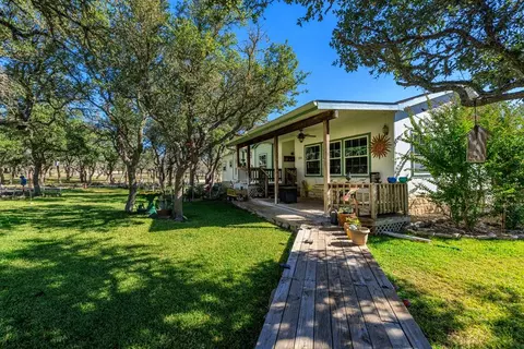 259 Burr Oak Trl, Harper, TX 78631