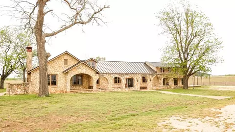 240 Peterson Farm Rd, Kerrville, TX 78028