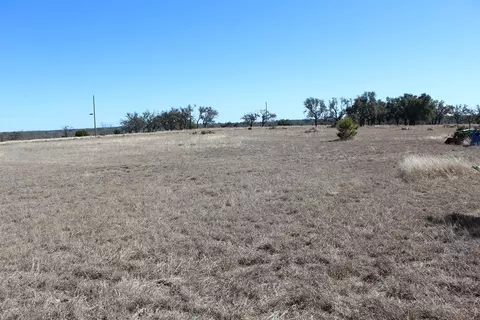 184 Lipan Loop, Harper, TX 78631 photo 7