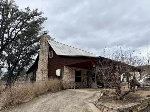 19 E River Oaks Ln, Ingram, TX 78025