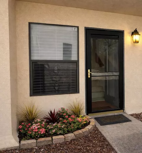 220 E Apt 11 E Riverhill Club Ln, Kerrville, TX 78028