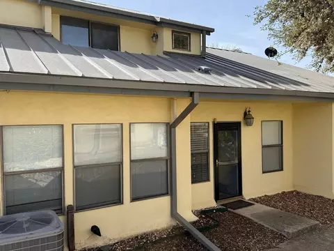220 E Apt 11 E Riverhill Club Ln, Kerrville, TX 78028