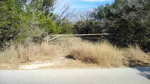 190 Bluebonnet Dr, Concan, TX 78838