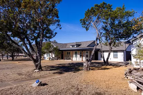 102 Bowie Dr, Kerrville, TX 78028