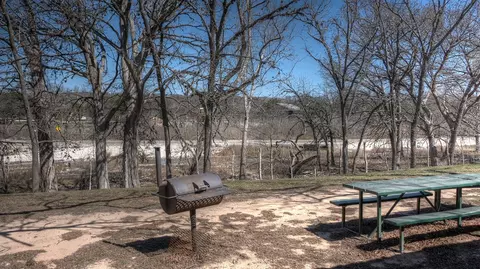 Exterior - 98 Red Wright Rd, Leakey, TX 78873 photo 4 of 15