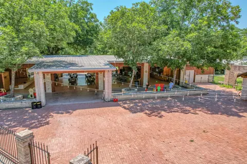 Exterior - 98 Red Wright Rd, Leakey, TX 78873 photo 6 of 15