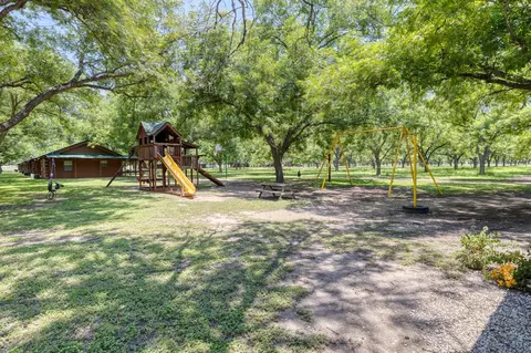 Exterior - 98 Red Wright Rd, Leakey, TX 78873 photo 9 of 15