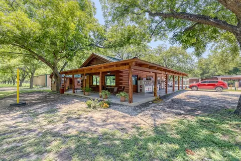 Exterior - 98 Red Wright Rd, Leakey, TX 78873 photo 10 of 15
