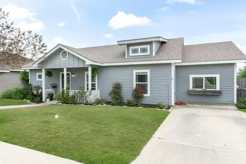 120 Ivy Ln, Kerrville, TX 78028