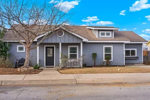 120 Ivy Ln, Kerrville, TX 78028