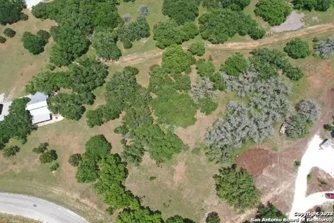 543 Buckskin Trl, Bandera, TX 78003