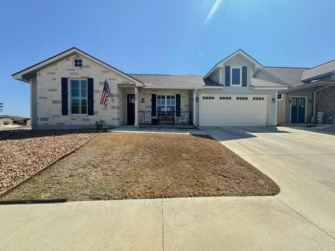 1048 Roanoke Ln, Kerrville, TX 78028