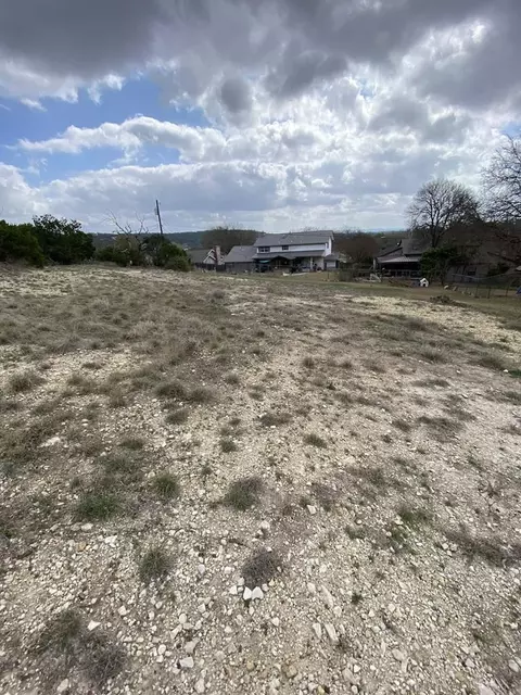 431 Crest Ridge Dr, Kerrville, TX 78028