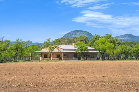 Exterior - 1065 B And R Rnch, Utopia, TX 78884 photo 3 of 3