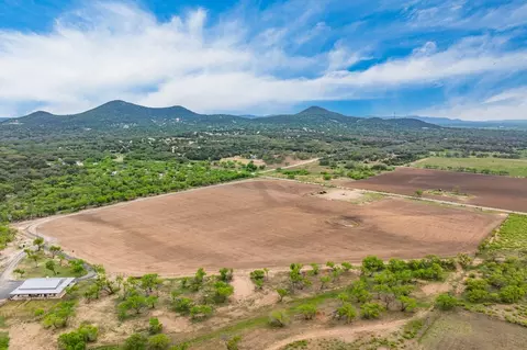 View/Area - 1065 B And R Rnch, Utopia, TX 78884 photo 3 of 4