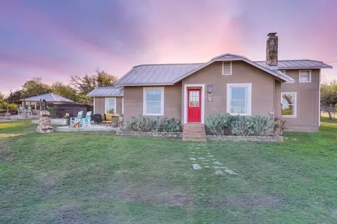 283 N Second St, Harper, TX 78631