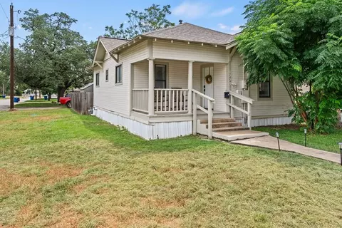 1229 Jefferson St, Kerrville, TX 78028